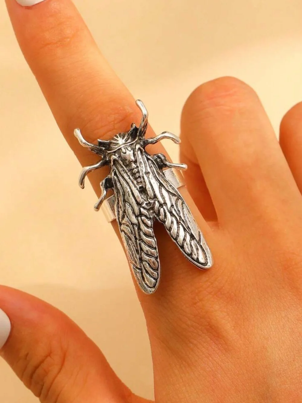 N/A silver cicada
